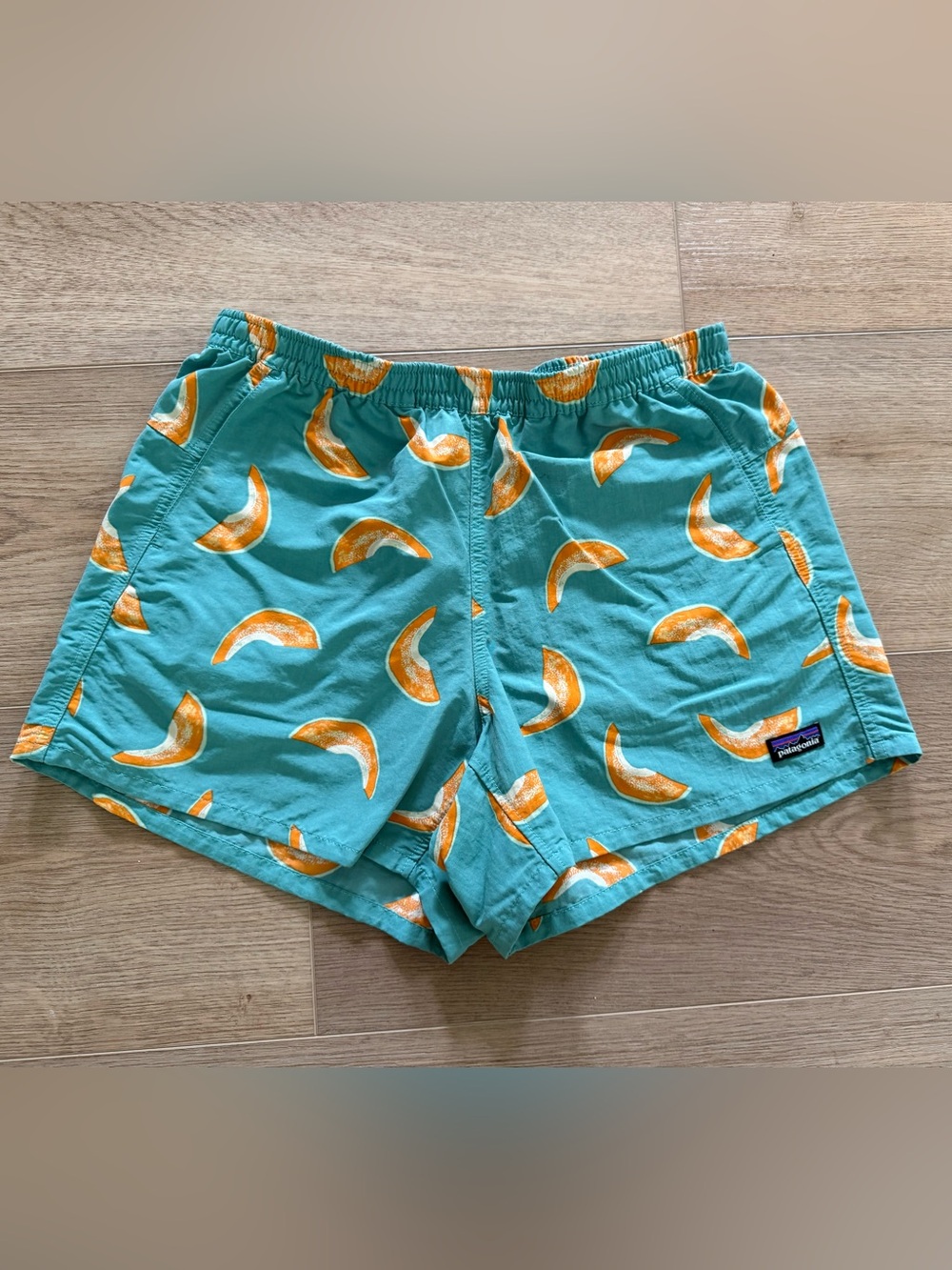 Patagonia Baggies 4” Shorts Medium Cantaloupe Fruit Print Turquoise